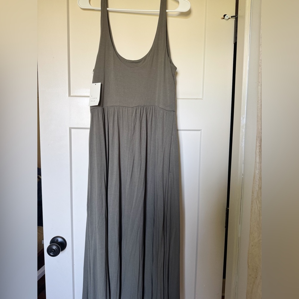 Green Pleated Sleeveless Maxi Sundress